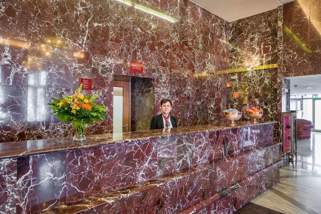 Unique Hauptbahnhof Hotel 4*