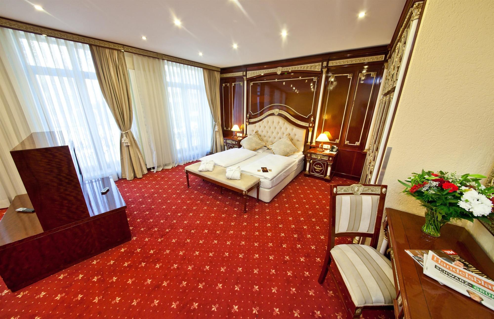 Hotel Unique Hauptbahnhof 4*