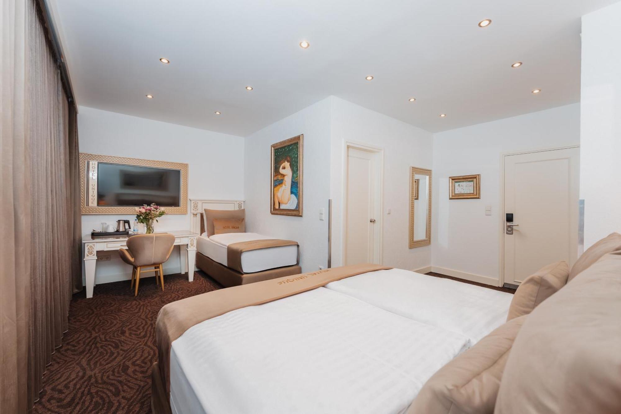 Unique Hauptbahnhof Hotel