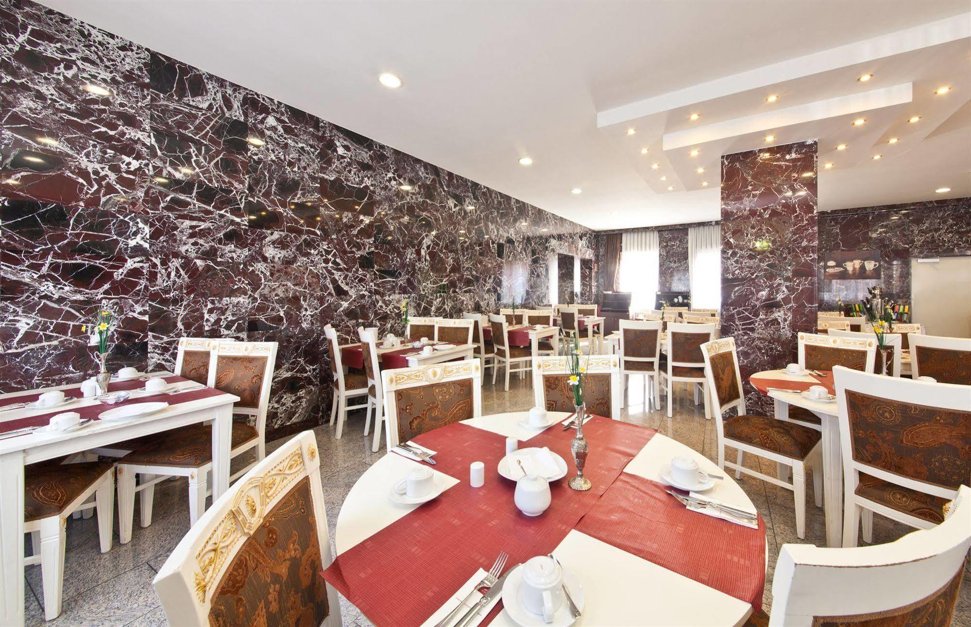 Unique Hauptbahnhof Hotel